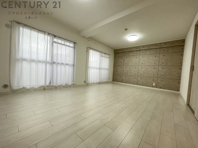 居室・リビング　南向きで日当たり良好なリビングです。