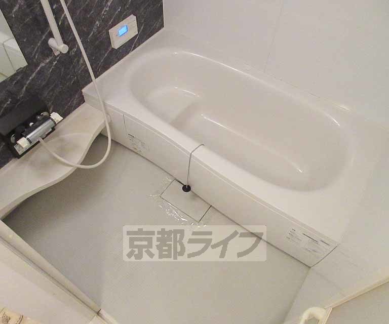 バス・シャワールーム　大きなお風呂です・