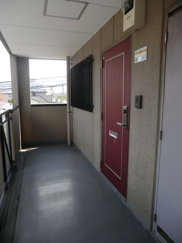 その他　雨でも安心の廊下です