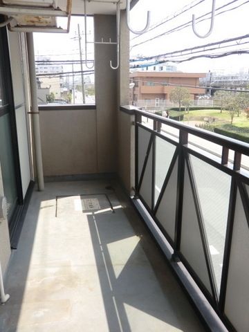 バルコニー　広々バルコニー