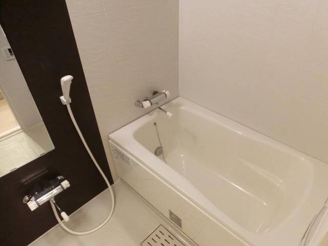 バス・シャワールーム　追い焚きバスでゆったりくつろぎタイムを