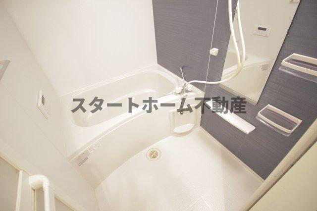 バス・シャワールーム　ゆったり過ごせるお風呂です