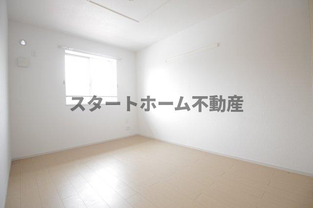 その他部屋・スペース　落ち着いて過ごせるお部屋なので、寝室にいかがでしょうか