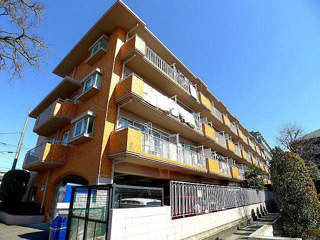 建物外観　ファミール101のご紹介は住まいの窓口　アソシエにお任せ下さ
