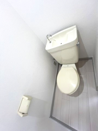 トイレ　※写真は別室です