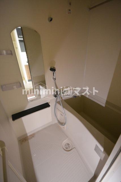 バス・シャワールーム　※同マンション別号室参考写真