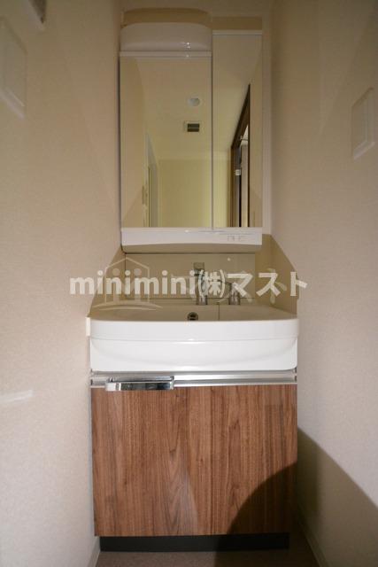 洗面設備　※同マンション別号室参考写真