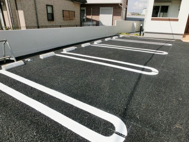 駐車場　駐車場は敷地内です。