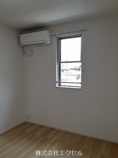 その他部屋・スペース　フローリングの室内です。