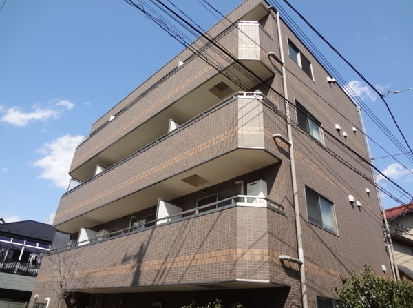 建物外観　最寄駅徒歩4分の駅近物件