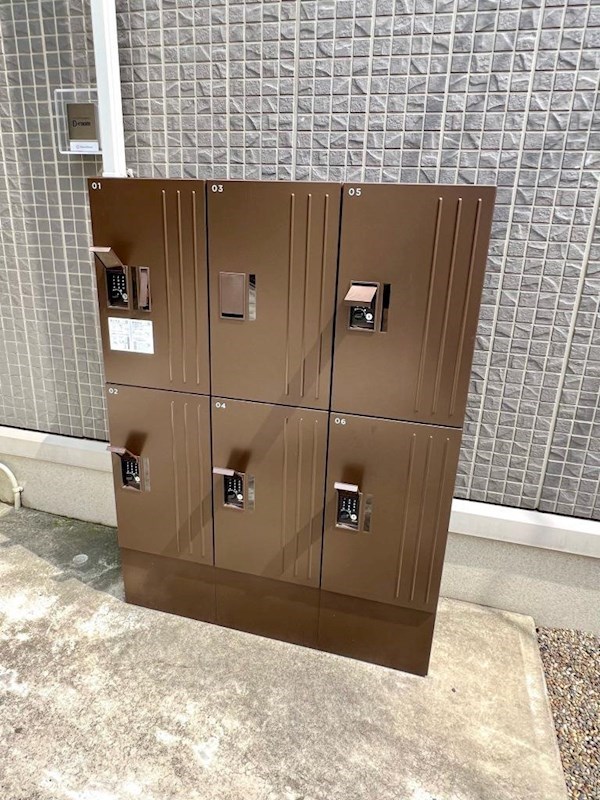 駐車場　不在時に便利な宅配ＢＯＸあり