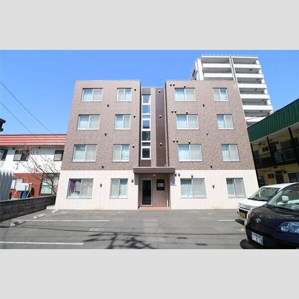 建物外観　★充実設備の広々2ＬＤＫ！★市電駅徒歩圏、南向き角部屋♪★