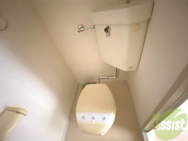トイレ　白を基調としたトイレは、清潔感がありますね