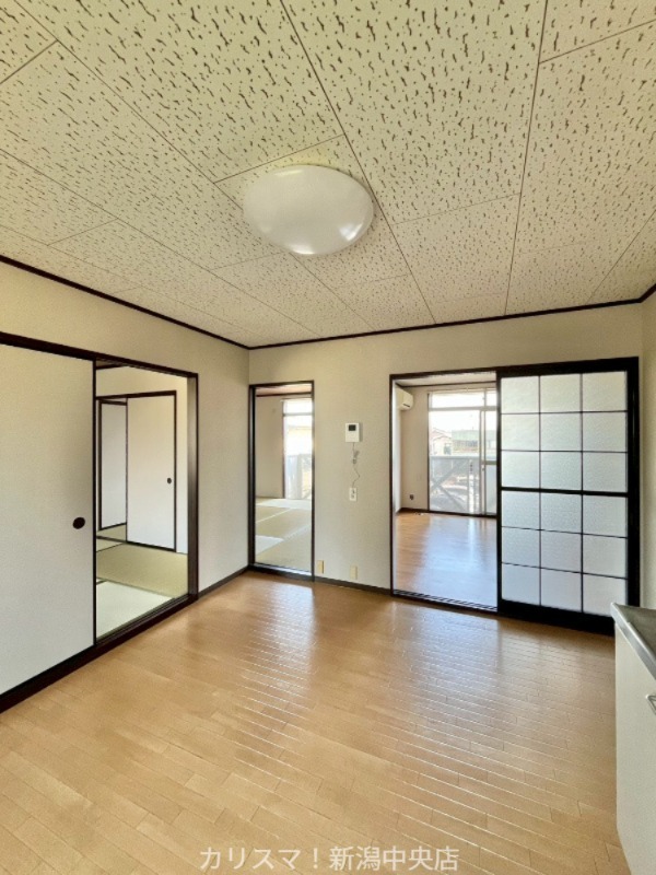 居室・リビング　※別部屋参考写真