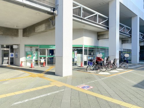 銀行　りそな銀行 泉大津支店（銀行）まで223m