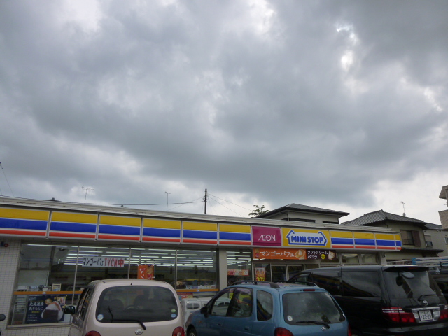 コンビニ　ミニストップ千葉検見川2丁目店（コンビニ）まで107m