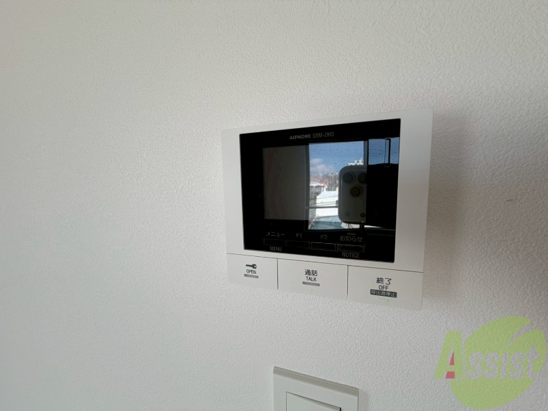 セキュリティ　ＴＶモニター付インターホンです。来客者の顔が見えるので安心！