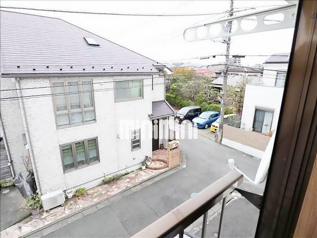 バルコニー　洗濯物が干せますよ