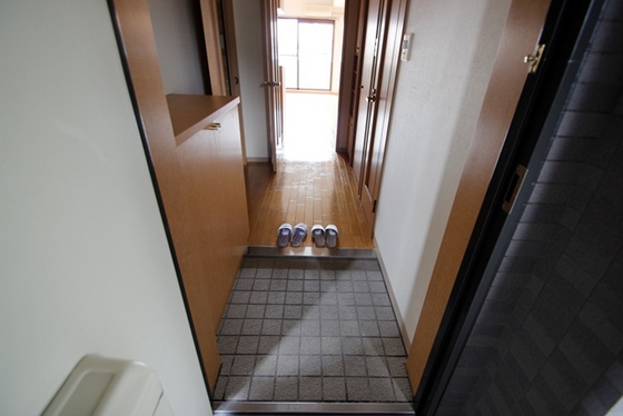 玄関　※別部屋の写真です