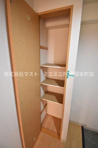 玄関　※建物内別間取参考写真