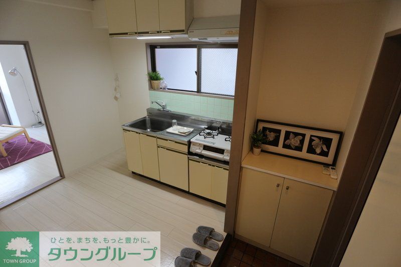 玄関　キッチン