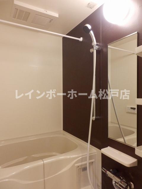 バス・シャワールーム　お風呂で日々の疲れを落としましょう