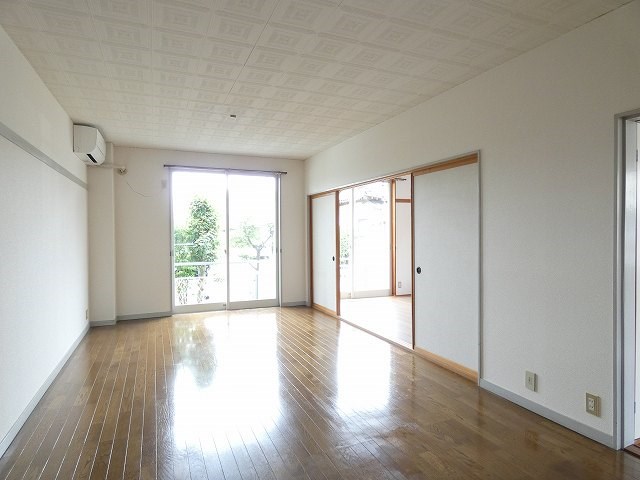 居室・リビング　写真は別部屋です(参考)