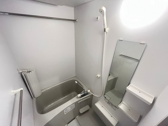 バス・シャワールーム　※別部屋の写真です