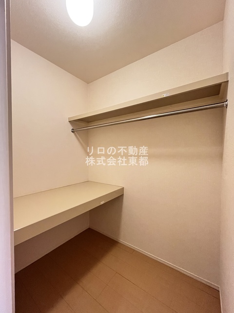 収納　奥行のあるウォークインクローゼットならお荷物多い方でも安心☆