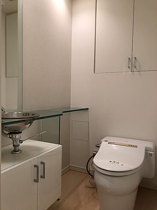 トイレ　※別部屋の参考写真です。