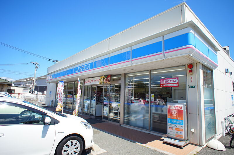 コンビニ　ローソン福津花見が丘一丁目店（コンビニ）まで379m