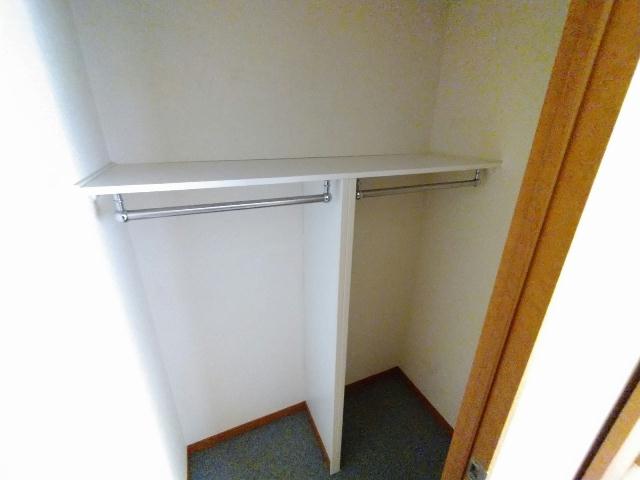 収納　ウォークインクローゼット　別のお部屋の参考写真です