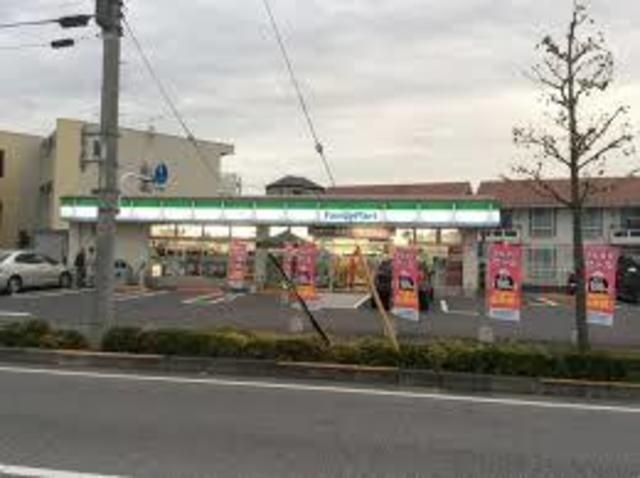 コンビニ　ファミリーマート島根四丁目店（コンビニ）まで151m