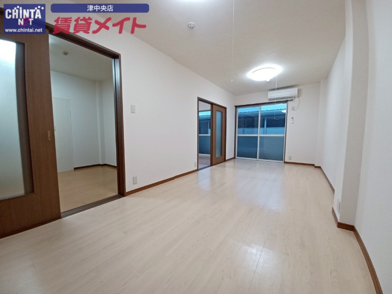 居室・リビング　同型参考写真