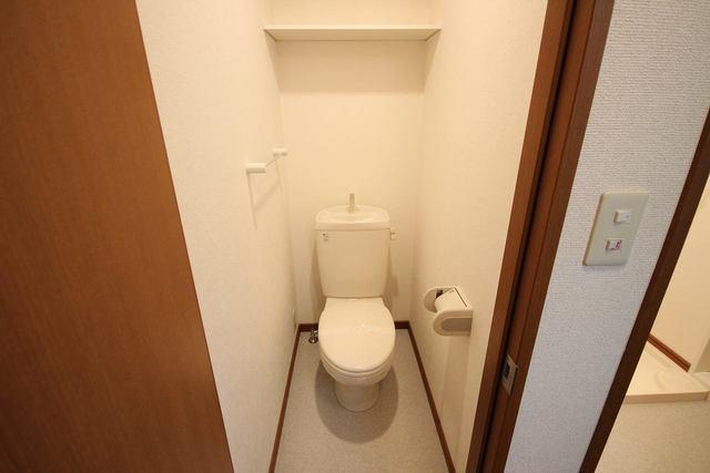 トイレ　※同建物の別のお部屋の写真です。
