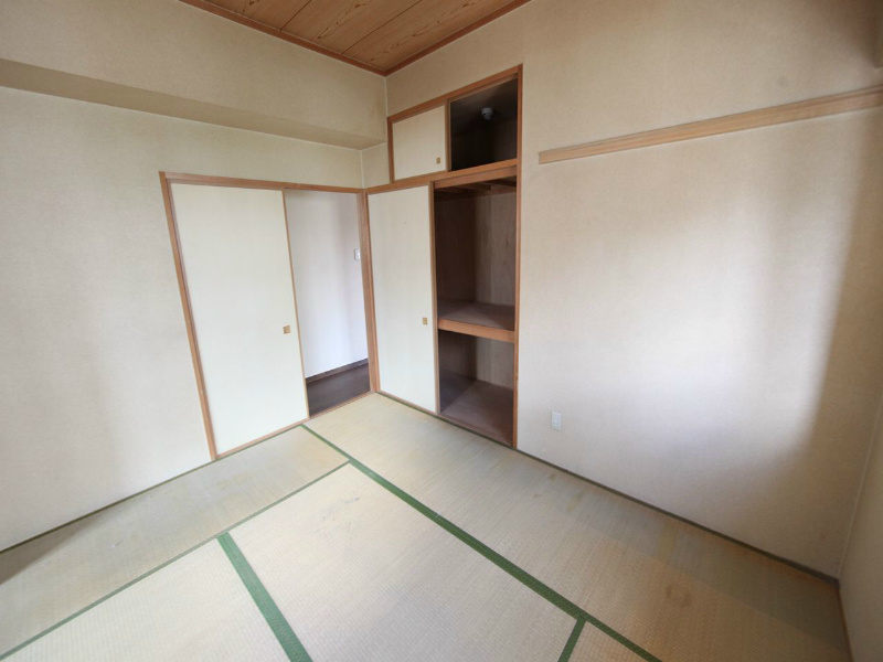 その他設備　和室6帖　押入付（収納充実してます）