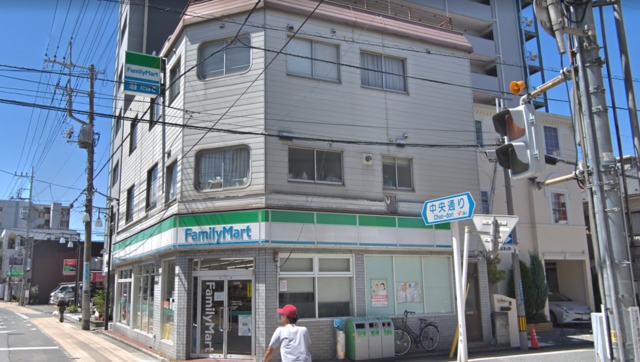 コンビニ　ファミリーマート上戸田二丁目店（コンビニ）まで519m