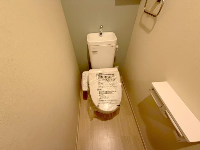 トイレ　綺麗なトイレにはウォシュレット標準装備です。