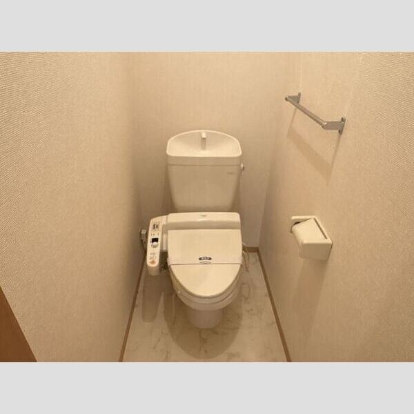西中居ハイツ Cのトイレ写真