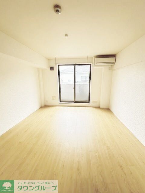 グラッツェ鎌倉の居間写真