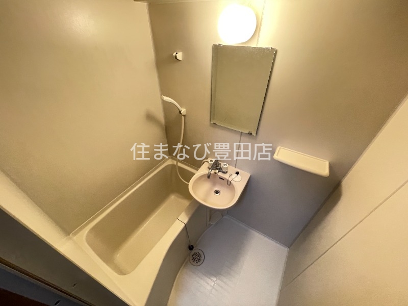 名鉄名古屋本線 知立駅 バス乗車時間：12分 最寄りバス停で下車 徒歩9分 5階建 築32年の風呂写真