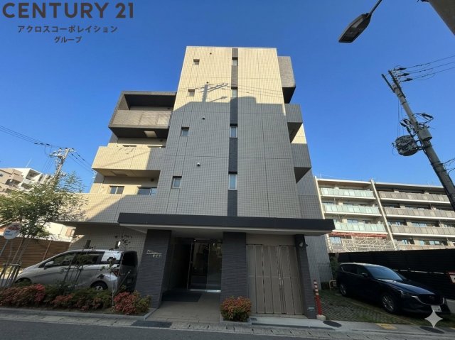 建物外観　オートロック付きで外部から簡単に出入りできない為安心です