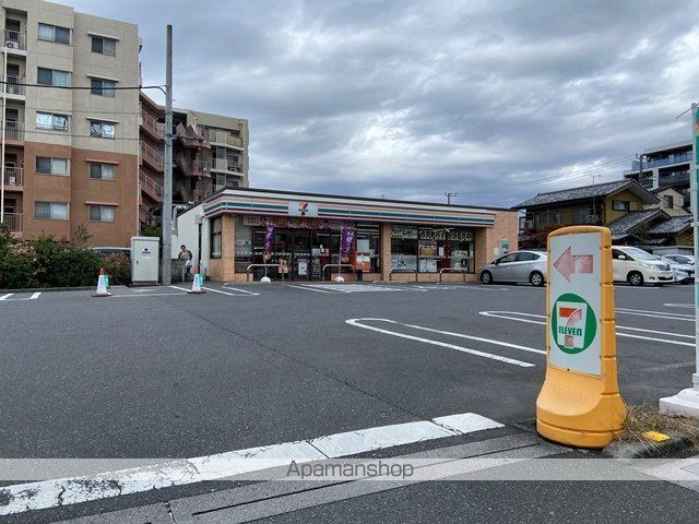 コンビニ　セブンイレブン（コンビニ）まで901m