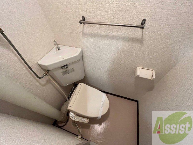 トイレ　こちらはトイレです。清潔感があり、安心して使用できます。