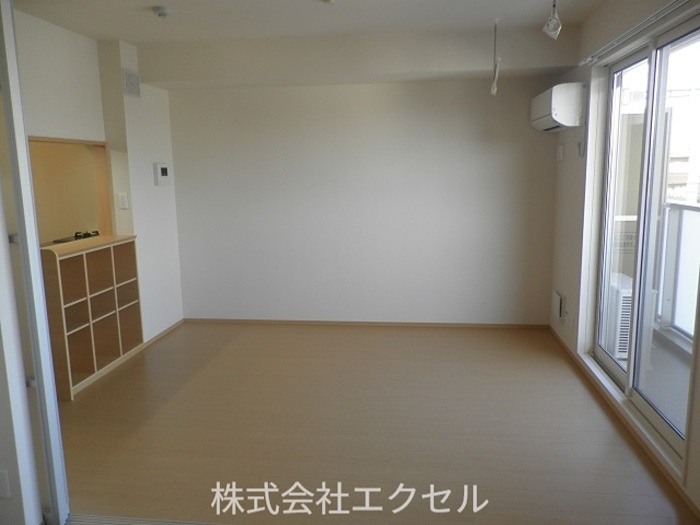 西武新宿線 花小金井駅 徒歩12分 3階建 築11年の居間写真