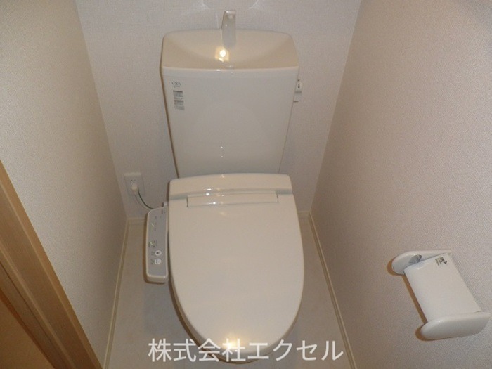 西武新宿線 花小金井駅 徒歩12分 3階建 築11年のトイレ写真