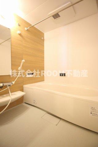 バス・シャワールーム　コンパクトで使いやすいお風呂です