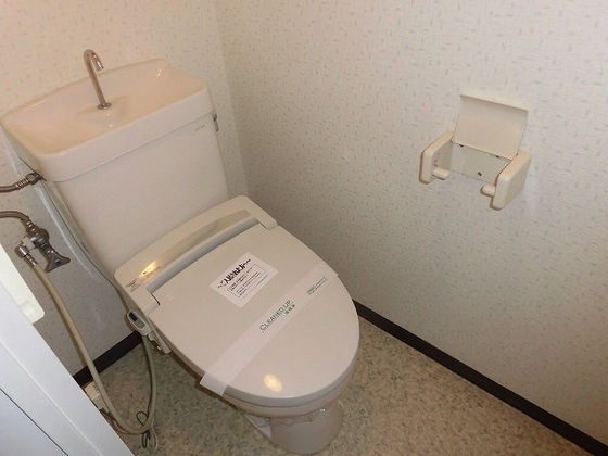トイレ　温水洗浄便座に変更しておりますトイレも綺麗です！