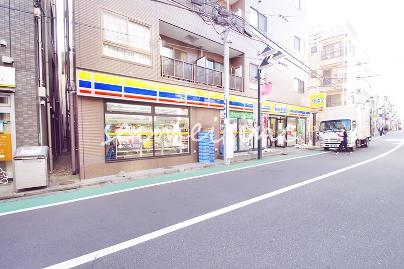 コンビニ　ミニストップ中板橋駅前店（コンビニ）まで323m