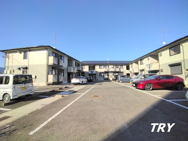 駐車場　敷居地内駐車場